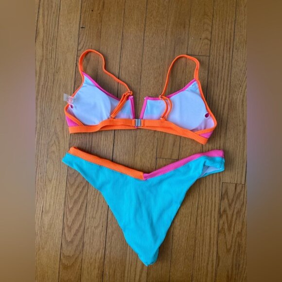 Never worn bikini - Picture 6 of 9